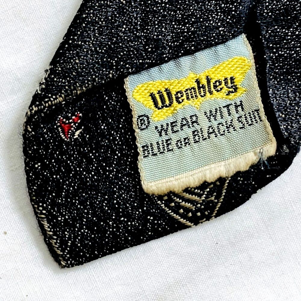 Wembley Skinny Tie Knight Medieval Vintage Flag Shield Axe Black Fleck MCM 1950s - Picture 3 of 13
